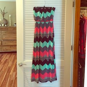 Strapless maxi dress 😍