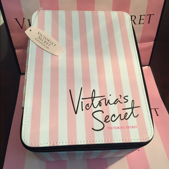 Victoria's Secret Handbags - VICTORIA'S SECRET Multi Purpose Case💞
