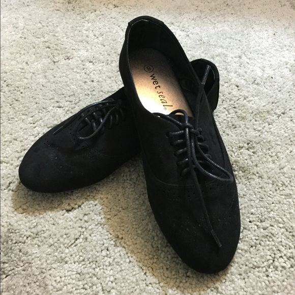 Black flats