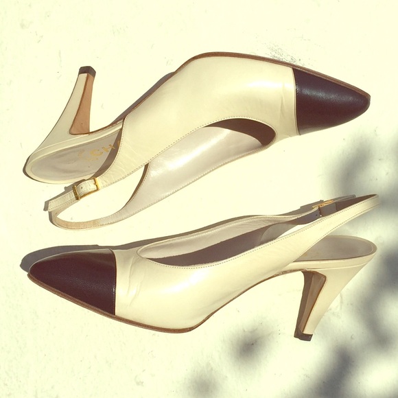 Vintage 1990s Chanel Capzetto