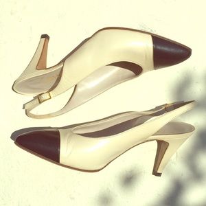 Vintage 1990s Chanel Capzetto