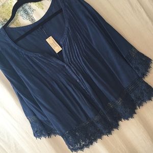 American Eagle peasant top! 💙