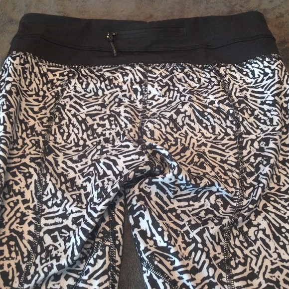 Lululemon Compression Capri Pants - image 2