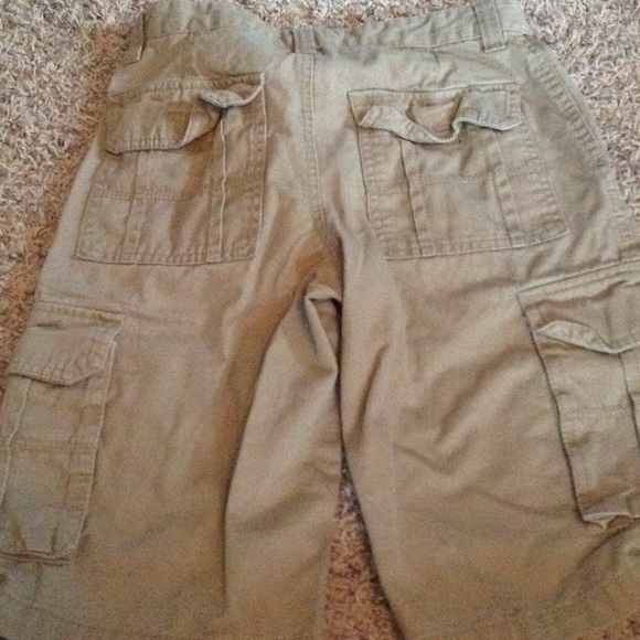 Shorts - Picture 3 of 3