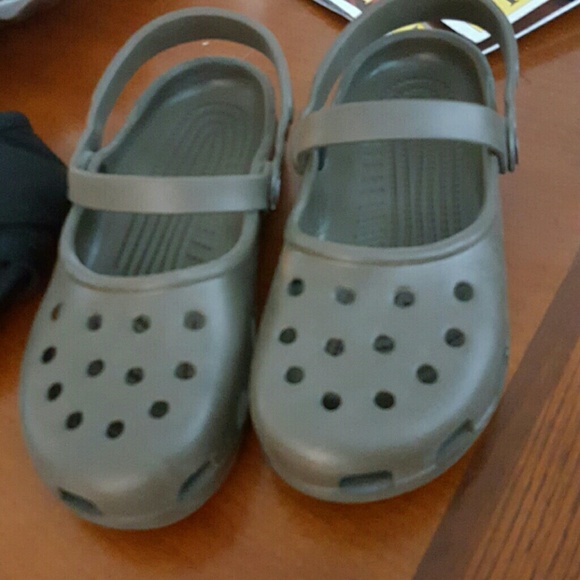 Crocs size 6 clog