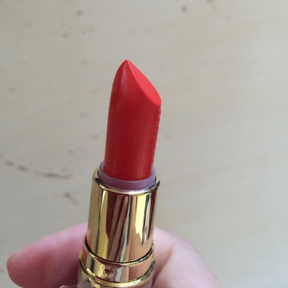 Mellow Lipstick - Picture 4 of 4