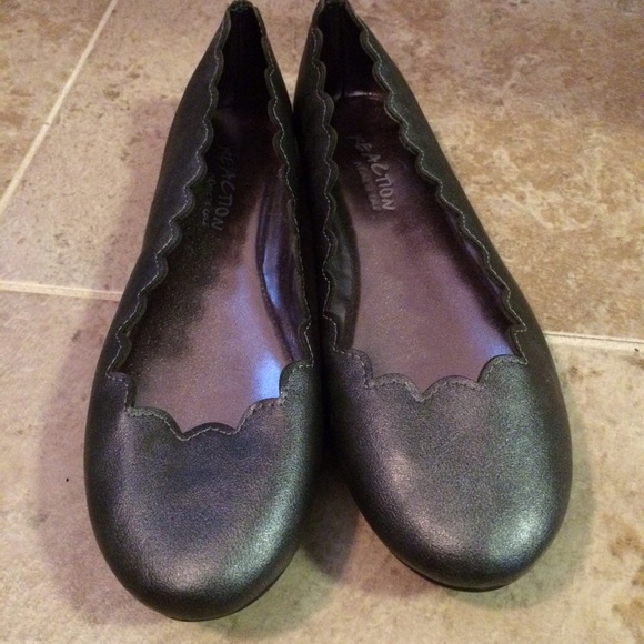 Kenneth Cole Reaction flats