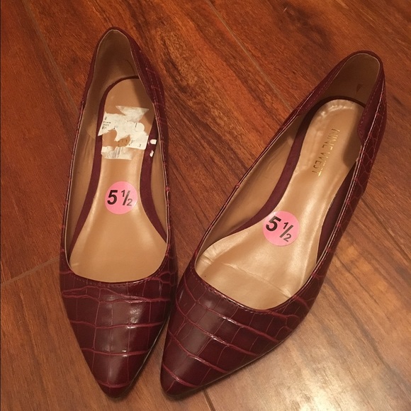 Nine West redwine flat