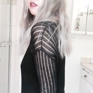 Wilfred: Transparent stripe Black Top