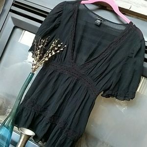 Black Bohemian Top, V front w lace