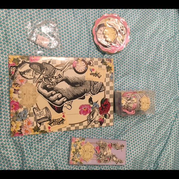 Alice in wonderland party supplies