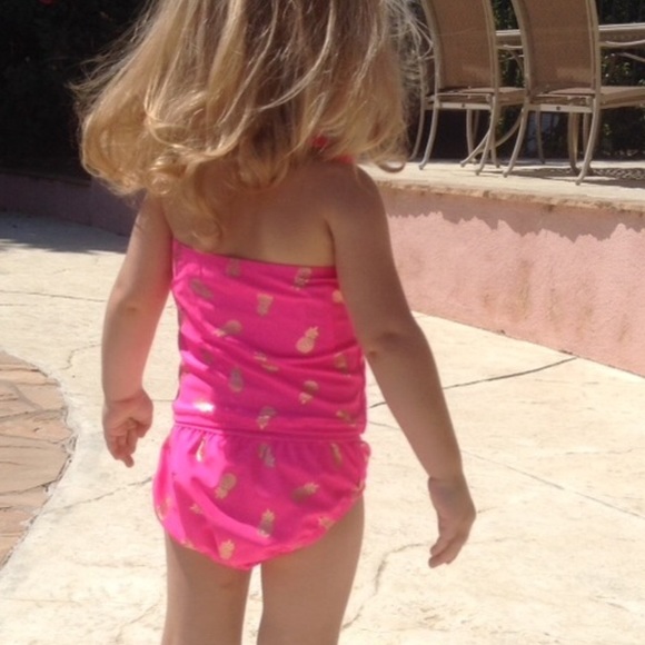 UPF Protection Bright Pink Pineapple Tankini Set. - Picture 7 of 7
