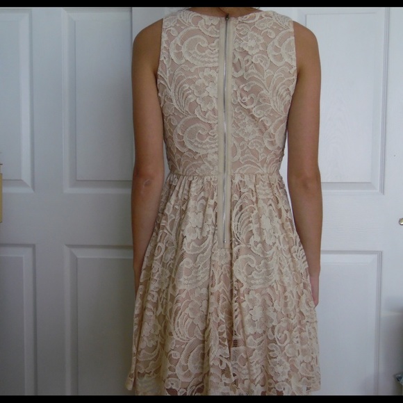 Classy Vintage Lace Dress - Picture 2 of 2