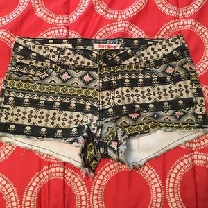 Skull Tribal print denim shorts