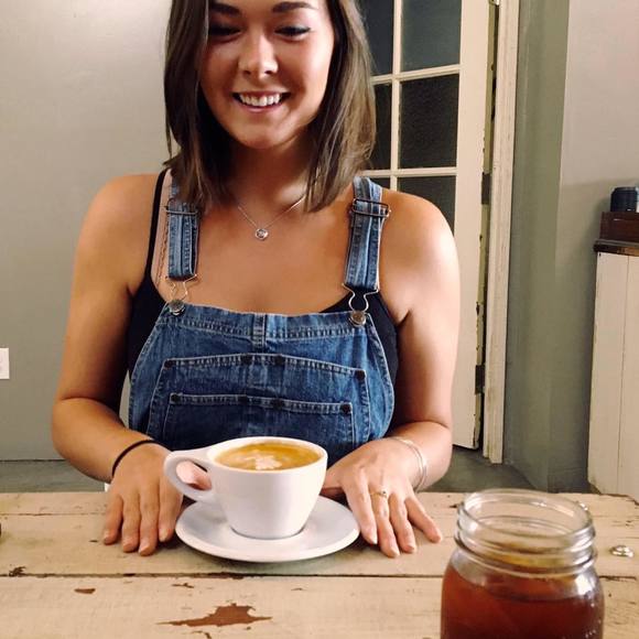 Meet your Posher, Erin - Picture 1 of 1