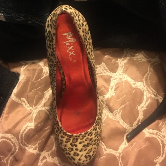 Heels - Picture 2 of 4