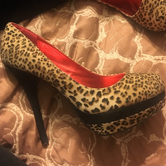 Heels - Picture 3 of 4