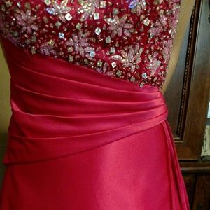 Strapless sweetheart neckline prom/pageant dress