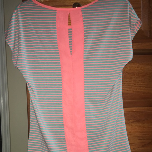 shirt - Picture 2 of 2