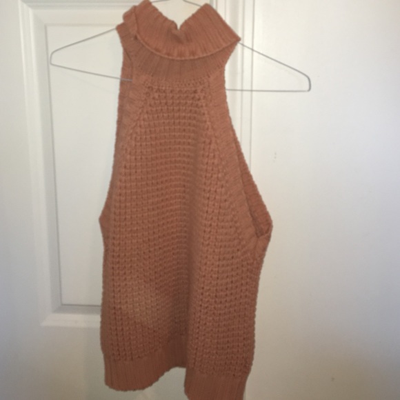 Knitted tank with turtle neck