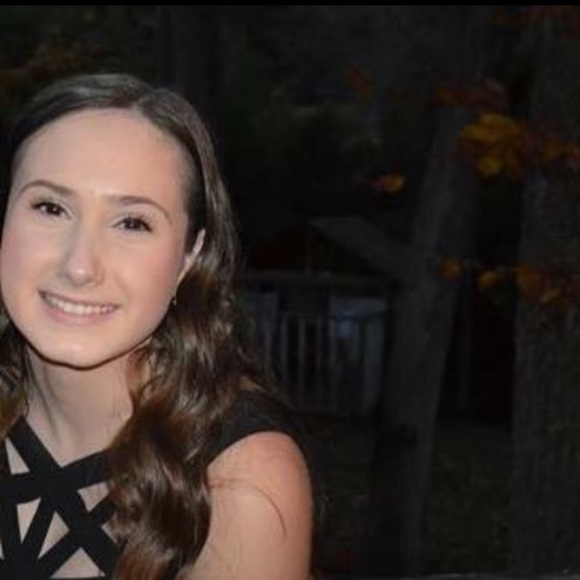 Meet your Posher, Laila