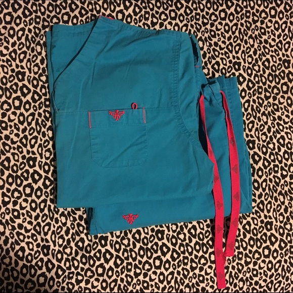 Med Couture scrub set