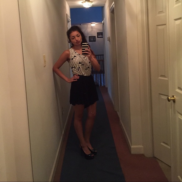 Francescas Collection Black & White Patterned Top - Picture 2 of 4