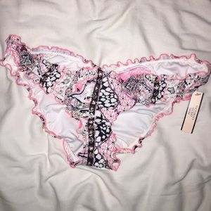 VS Ruffle Cheeky SM