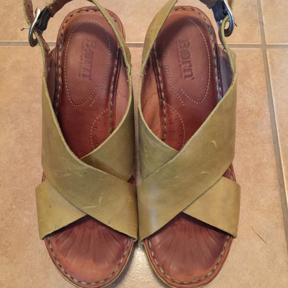 Born platform shoes size 7 in green