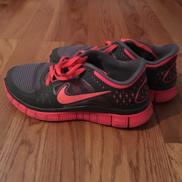 Nike Free Runs Sz. 7