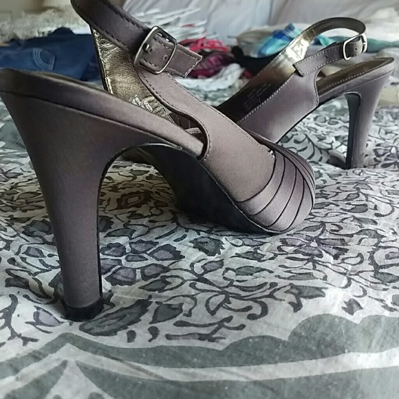 Heals - Picture 3 of 4