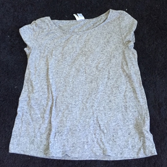 gray short sleeve top