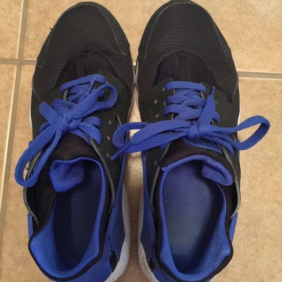 Nike Air huarache youth size 7