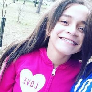 Meet your Posher, Alexandra