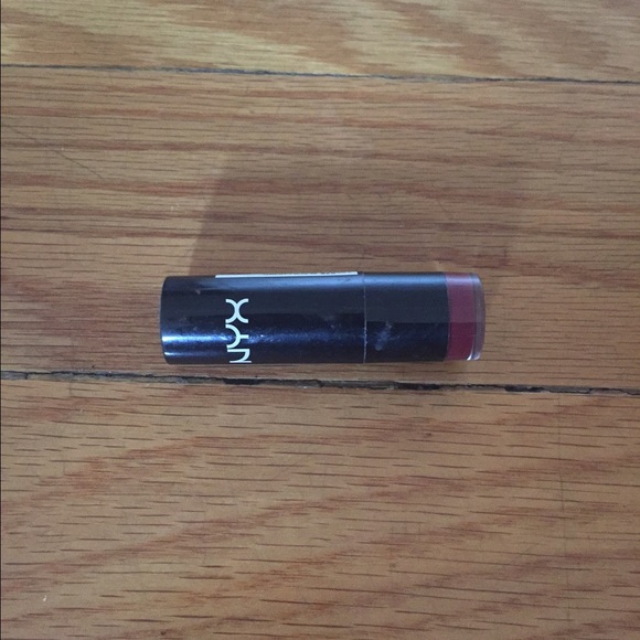 Nyx lipstick- black cherry