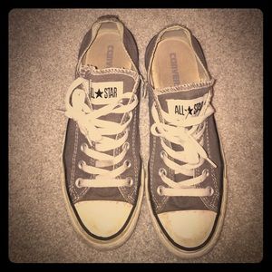 Converse Shoes - Women's low top grey converse size 8 Converse Shoes - Women's low top grey converse size 8