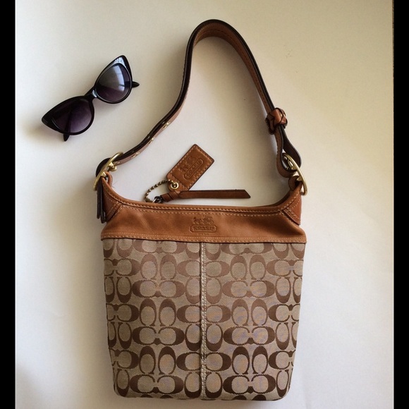 Coach Handbags - Coach Cross Body Bag ✨💖Beautiful💖✨SALE✨