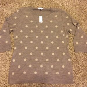 Quarter sleeve sweater