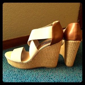 Steve Madden nude wedges