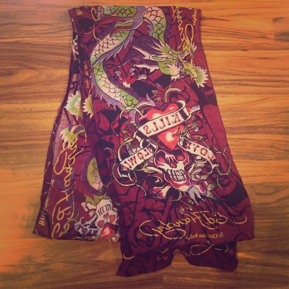 Ed hardy scarf