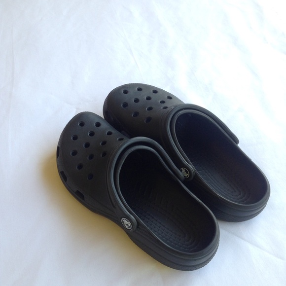 Black crocks