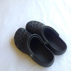 Black crocks