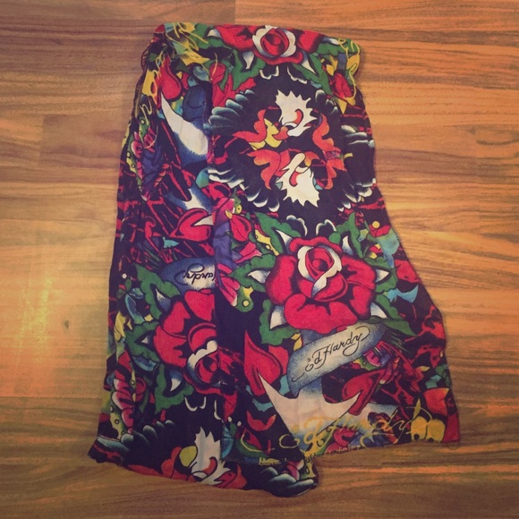 Ed hardy scarf