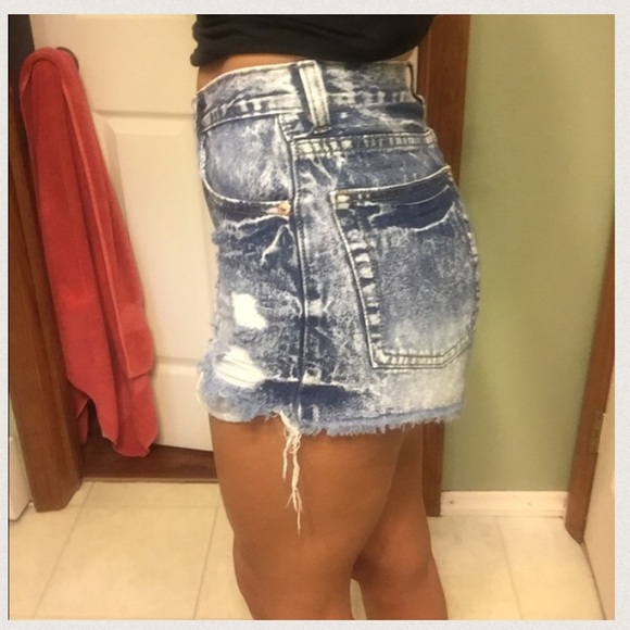 High waisted destroyed Jean shorts