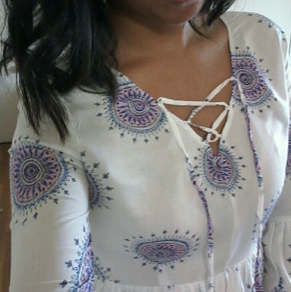 ▪ 1 LEFT▪BOHO CHIC WHITE PRINT BELL SLEEVE DRESS - Picture 2 of 3