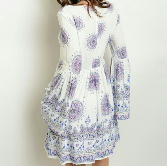 ▪ 1 LEFT▪BOHO CHIC WHITE PRINT BELL SLEEVE DRESS - Picture 3 of 3