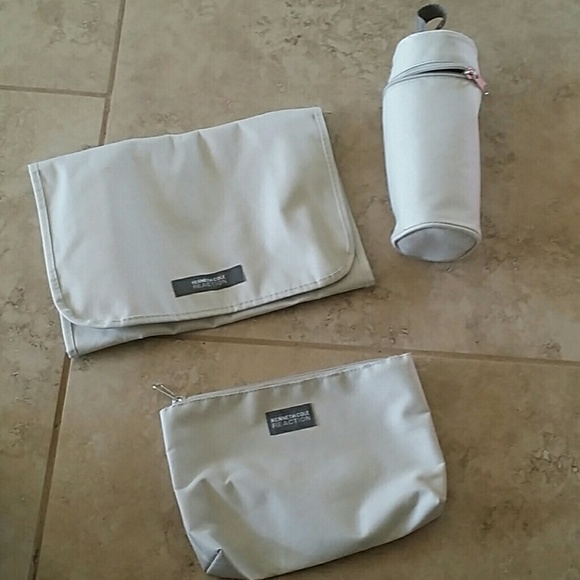 Kenneth Cole Reaction  changing pad - Picture 1 of 2