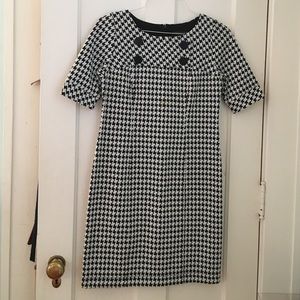 Short sleeved black and white houndstooth dress