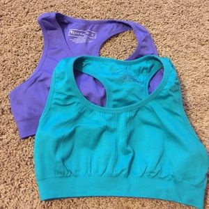 2 sports bras