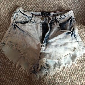 High Waisted Light Wash Shorts💧🖤